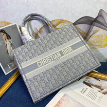 Load image into Gallery viewer, D Book Tote Classic - Müllner´s