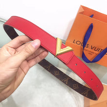 Load image into Gallery viewer, V Buckle Monogram Reversible Multi-color - Müllner´s