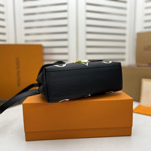 Load image into Gallery viewer, LV Madeleine BB