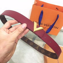 Load image into Gallery viewer, V Buckle Monogram Reversible Multi-color - Müllner´s