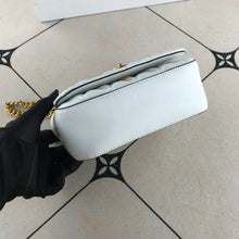 Load image into Gallery viewer, Virtus Quilted Evening Bag