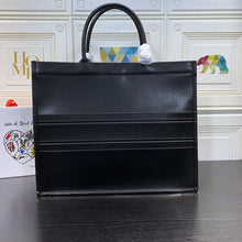 Load image into Gallery viewer, D Book Tote Leather - Müllner´s