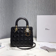 Load image into Gallery viewer, Medium Lady D Bag Golden Charms