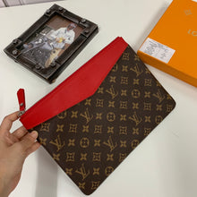 Load image into Gallery viewer, LV Monogram Daily Pouche - Müllner´s
