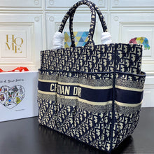 Load image into Gallery viewer, Catherine D Tote