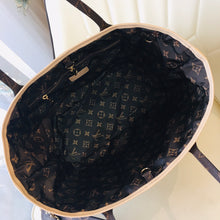 Load image into Gallery viewer, LV Quilted Monogram Neverfull