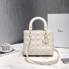 Load image into Gallery viewer, Medium Lady D Ultramatte Bag Classics
