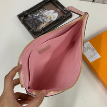 Load image into Gallery viewer, LV Damier Daily Pouche - Müllner´s
