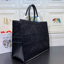 Load image into Gallery viewer, D Book Tote Leather - Müllner´s