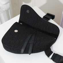 Load image into Gallery viewer, Black D Saddle Bag Men - Müllner´s