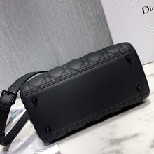 Load image into Gallery viewer, Medium Lady D Ultramatte Bag Classics