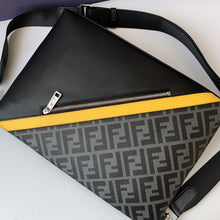 Load image into Gallery viewer, FF Motif Messenger