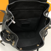 Load image into Gallery viewer, Montsouris LV Embossed Monogram - Müllner´s