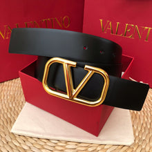 Load image into Gallery viewer, V Logo Signature Classics Reversible - Müllner´s