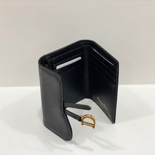 Load image into Gallery viewer, D Saddle Lotus Wallet Black Crocodile - Müllner´s