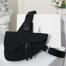Load image into Gallery viewer, Black D Saddle Bag Men - Müllner´s