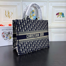 Load image into Gallery viewer, Medium D Book Tote Classic - Müllner´s