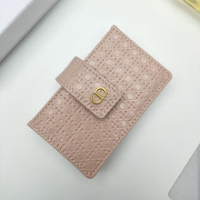 Load image into Gallery viewer, CD Montaigne Flip