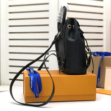 Load image into Gallery viewer, Montsouris LV Embossed Monogram - Müllner´s