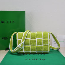 Load image into Gallery viewer, Bottega V Padded Cassette Wimbledon Edition
