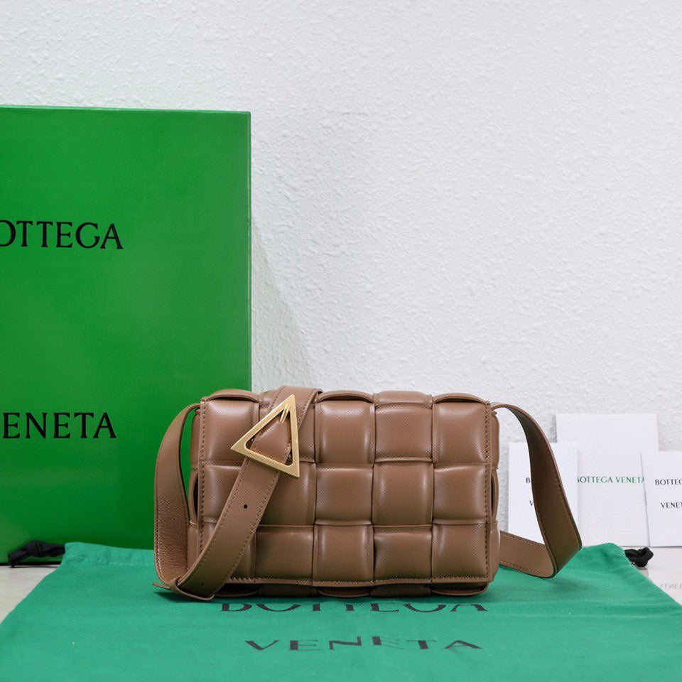 Bottega V Padded Cassette