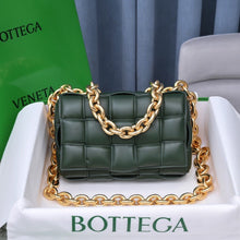 Load image into Gallery viewer, Bottega V Chain Cassette Gold Chain
