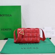 Load image into Gallery viewer, Bottega V Padded Cassette
