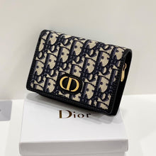 Load image into Gallery viewer, Jaquard D Monogram Zipped Wallet - Müllner´s
