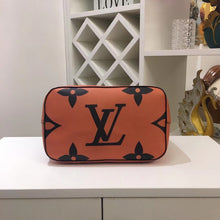 Cargar imagen en el visor de la galería, LV Néonoé Painted MM
