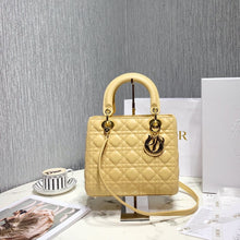 Load image into Gallery viewer, Medium Lady D Bag Golden Charms
