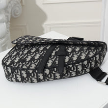 Cargar imagen en el visor de la galería, CD Jacquard  Saddle Bag Men - Müllner´s
