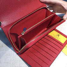 Load image into Gallery viewer, LV Monogram Croisette Lock Wallet - Müllner´s
