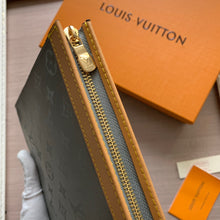 Load image into Gallery viewer, LV Monogram Special Edition Pouche - Müllner´s
