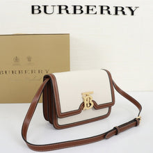 Cargar imagen en el visor de la galería, BB Small Two-tone Canvas and Leather TB Bag - Müllner´s
