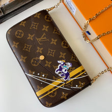 Load image into Gallery viewer, LV Monogram Camelot Edition Chain Wallet - Müllner´s
