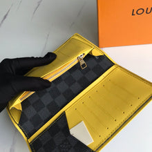 Load image into Gallery viewer, LV Damier Alexandre Graphite Long Wallet - Müllner´s
