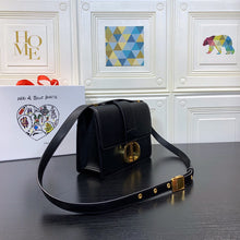 Load image into Gallery viewer, CD 30 Montaigne Bag
