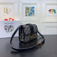 Load image into Gallery viewer, CD Jacquard 30 Montaigne Bag
